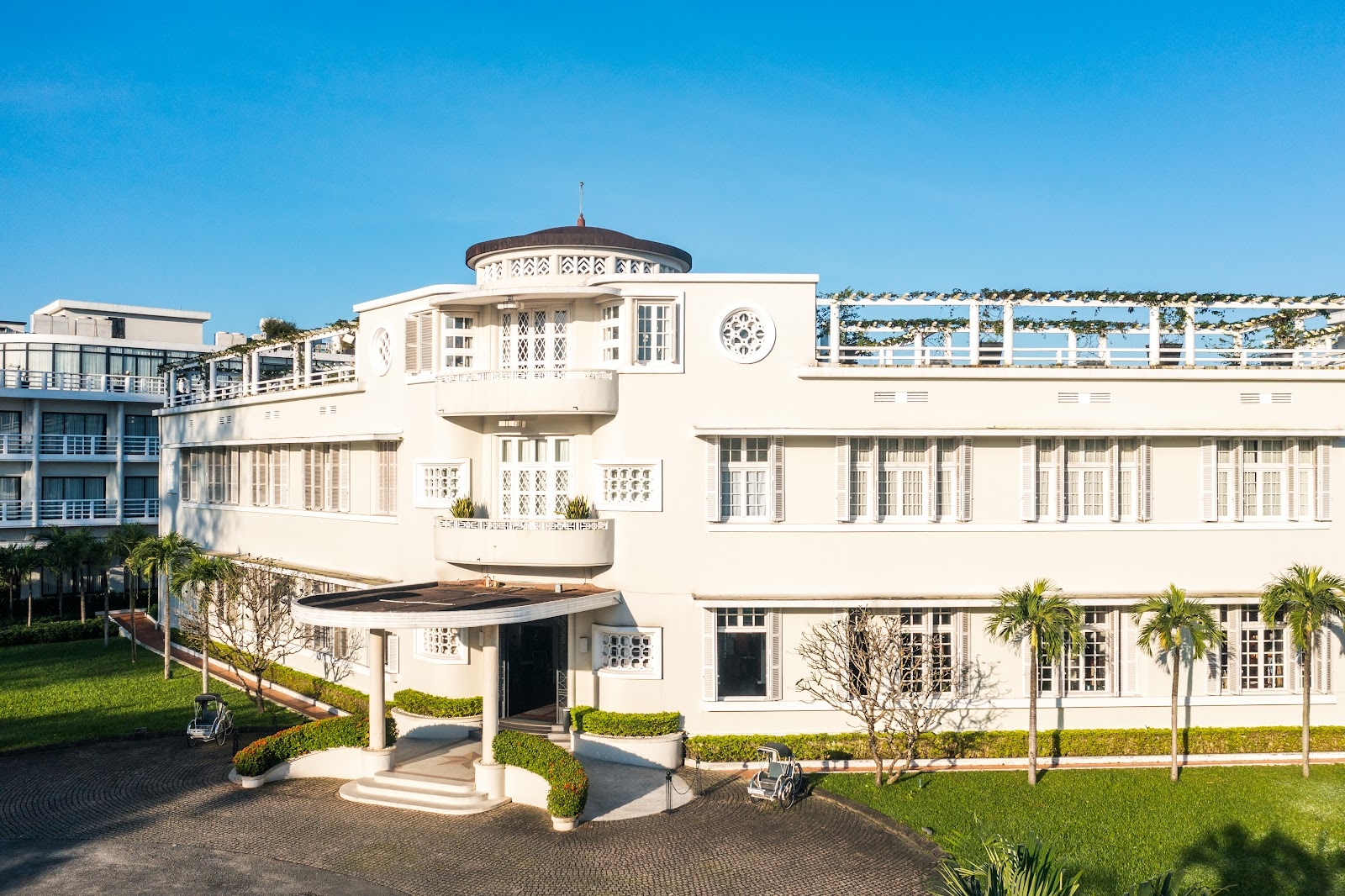 Khách sạn Azerai Huế 01