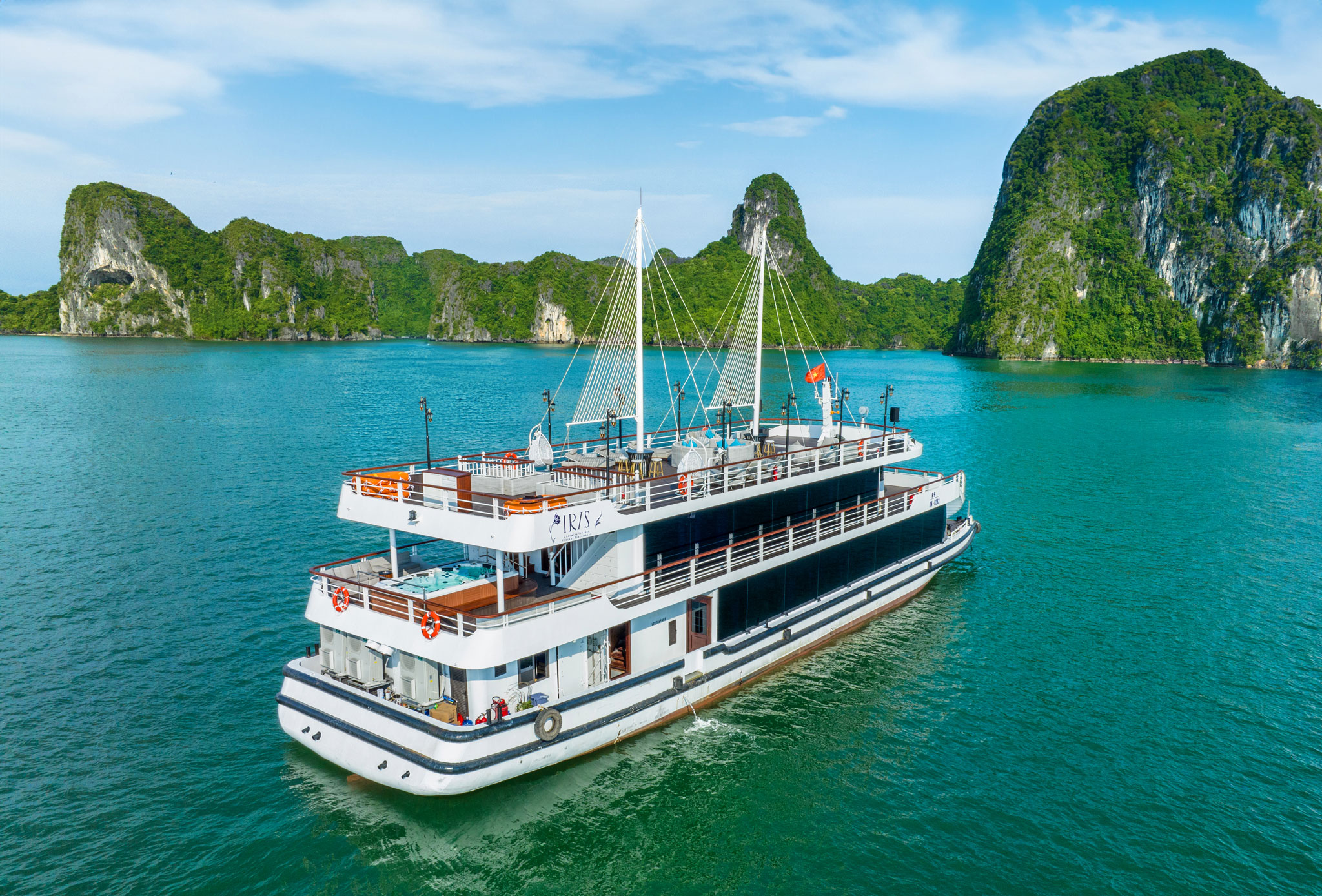 Du thuyền Hạ Long 1 ngày Iris Cruise Du thuyền Hạ Long 1 ngày Iris Cruise