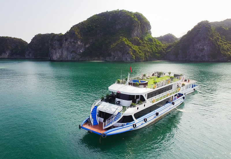 Du thuyền Hạ Long 1 ngày La Casta Daily Cruise Du thuyền Hạ Long 1 ngày La Casta Daily Cruise