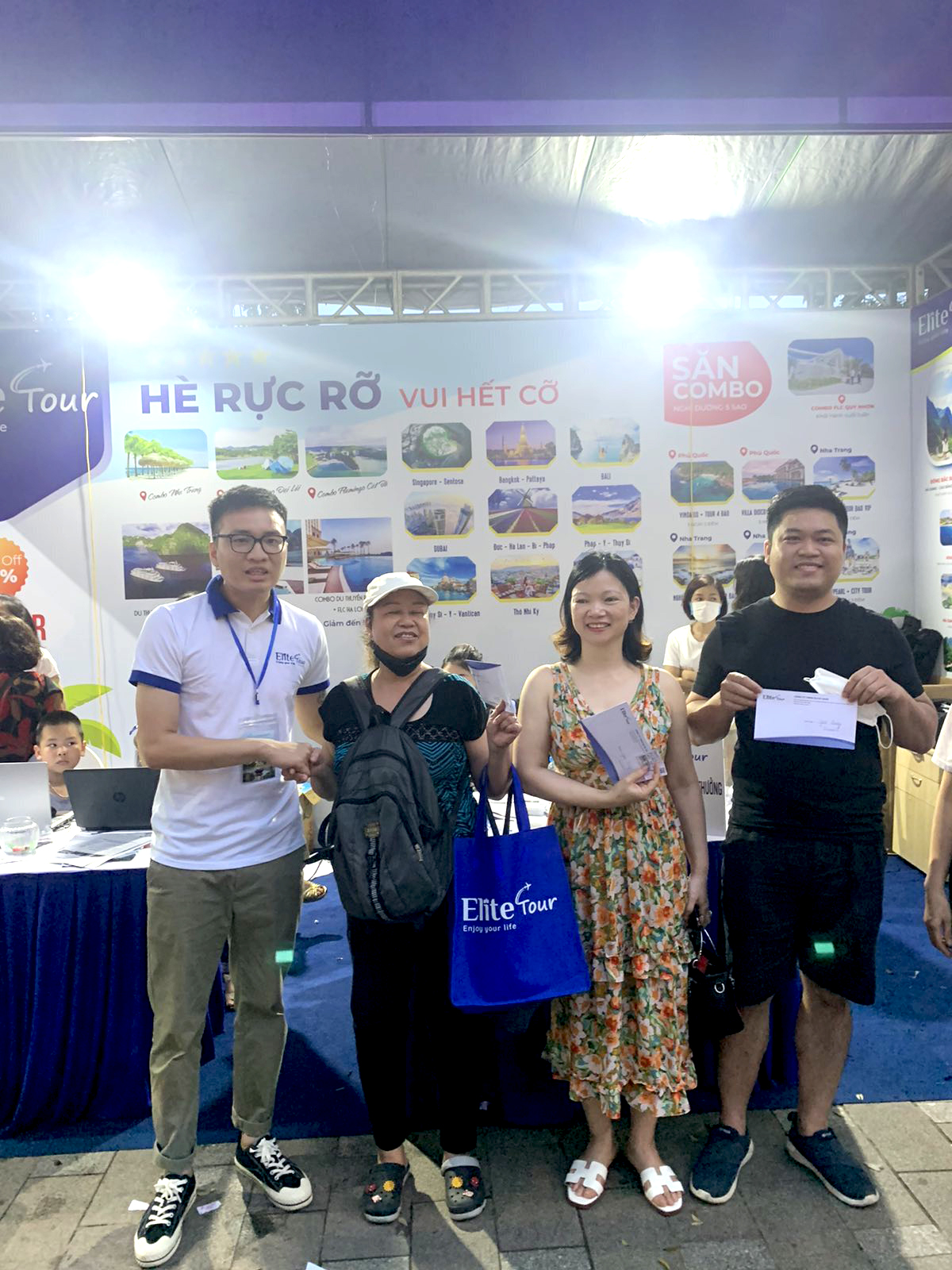 Công ty du lịch Elite Tour tại Lễ hội du lịch Hà Nội 2022 08 Công ty du lịch Elite Tour tại Lễ hội du lịch Hà Nội 2022 08