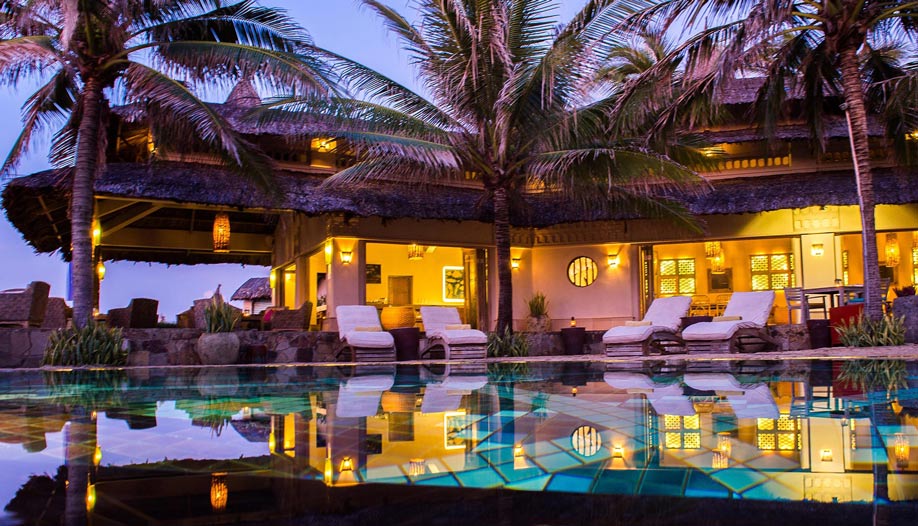 Hồ bơi tại Mia Resort Nha Trang