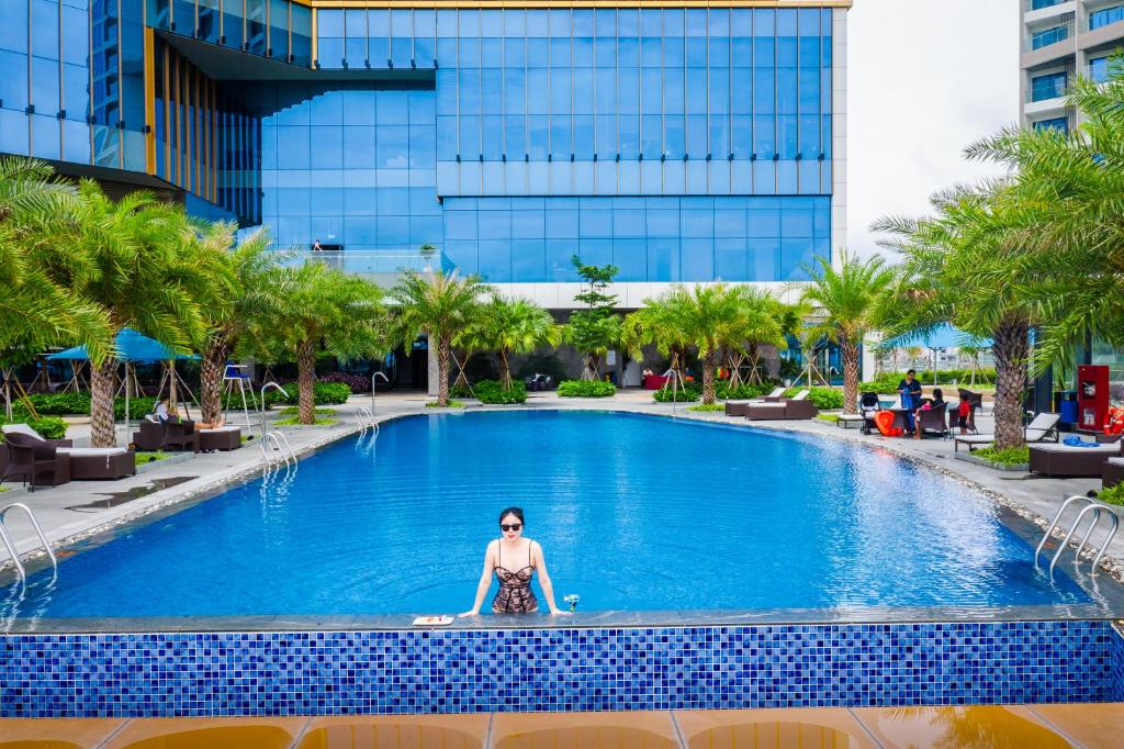Khách sạn Mường Thanh Luxury Center Hạ Long 01