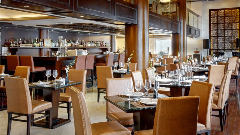 Khách sạn Paradise Suite Hạ Long 03