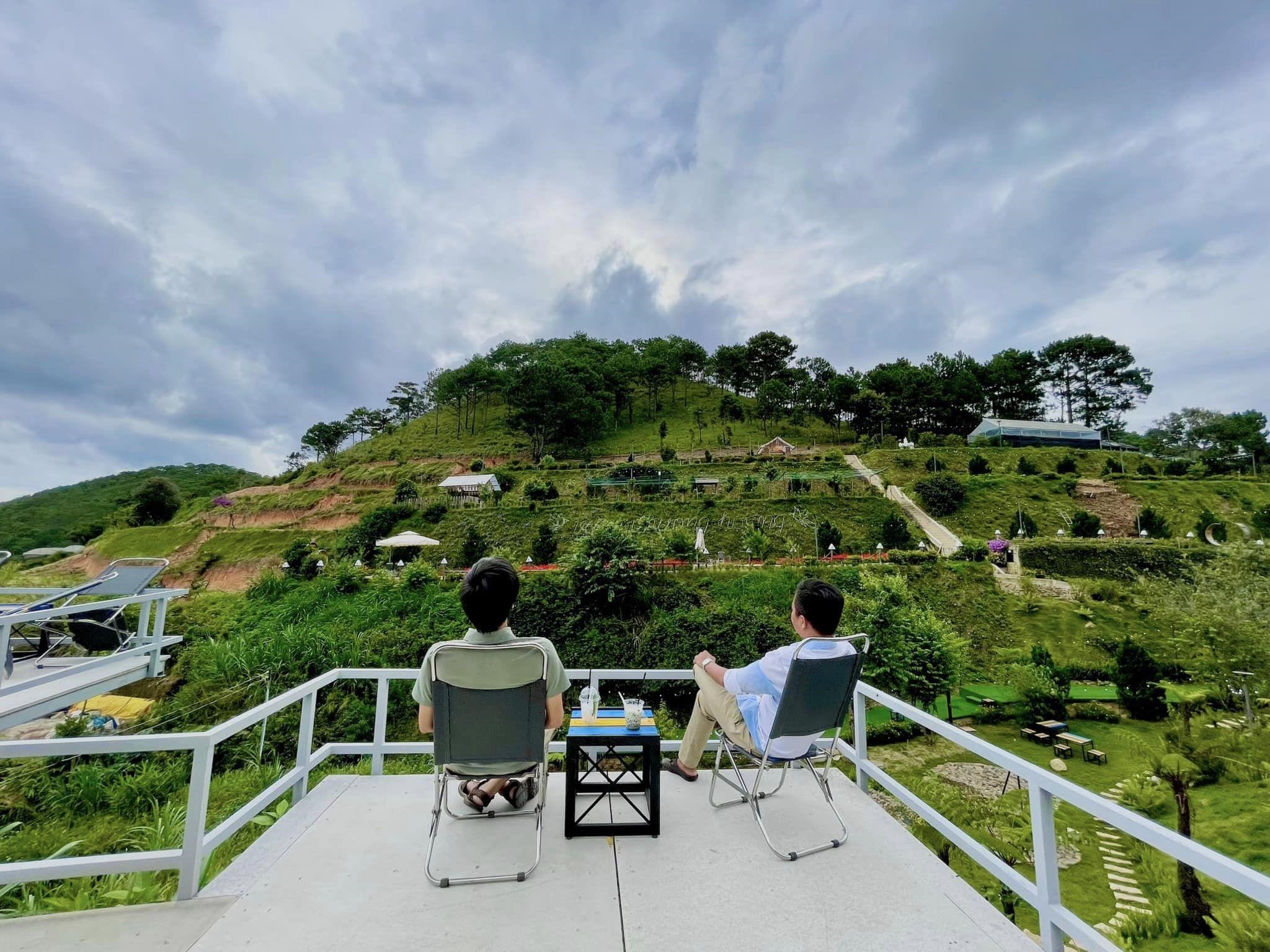 Phoenix Garden Hill View