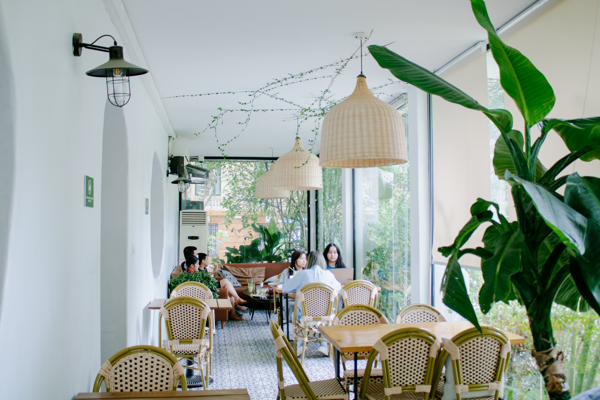 The YLang - Quán cafe đẹp gần bờ hồ 02