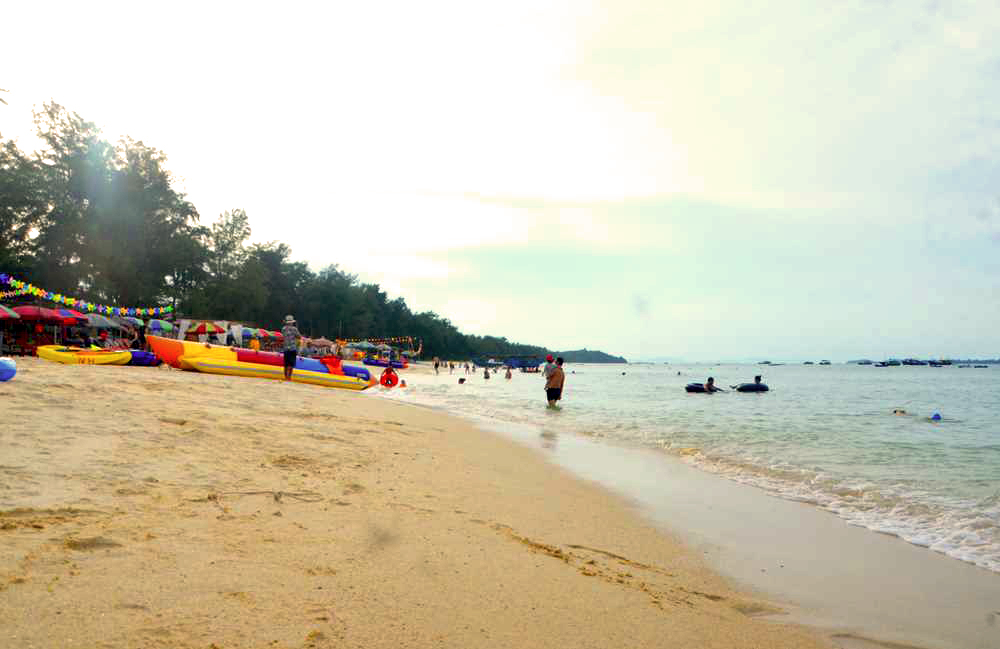 biển Hồng Vàn Cô Tô