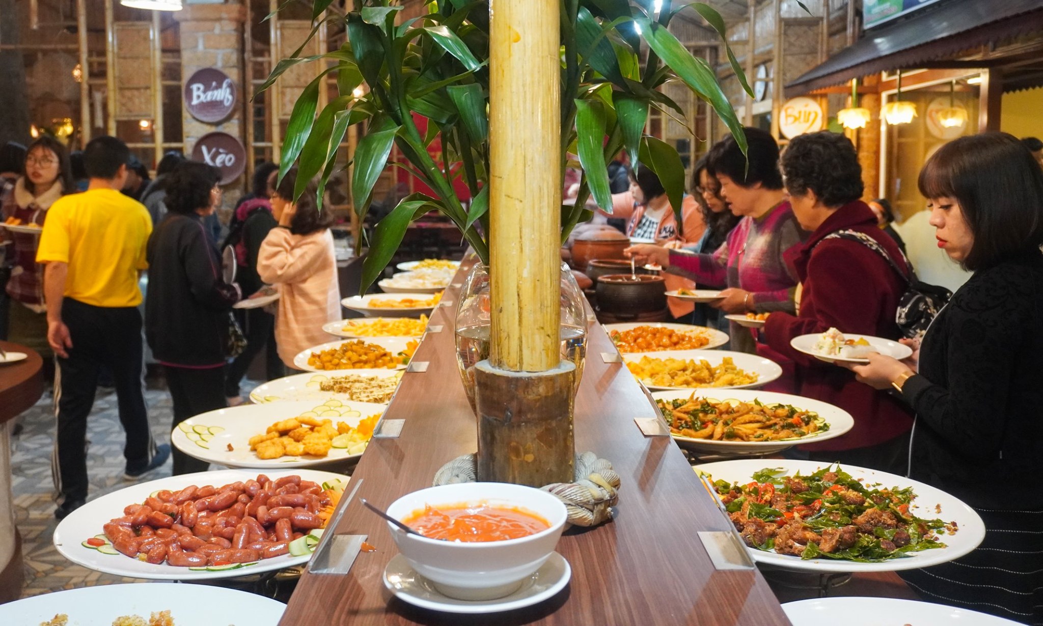 Nhà Hàng Buffet Sen Á Đông Hạ Long - Nhà hàng ăn ngon ở Hạ Long Nhà Hàng Buffet Sen Á Đông Hạ Long - Nhà hàng ăn ngon ở Hạ Long