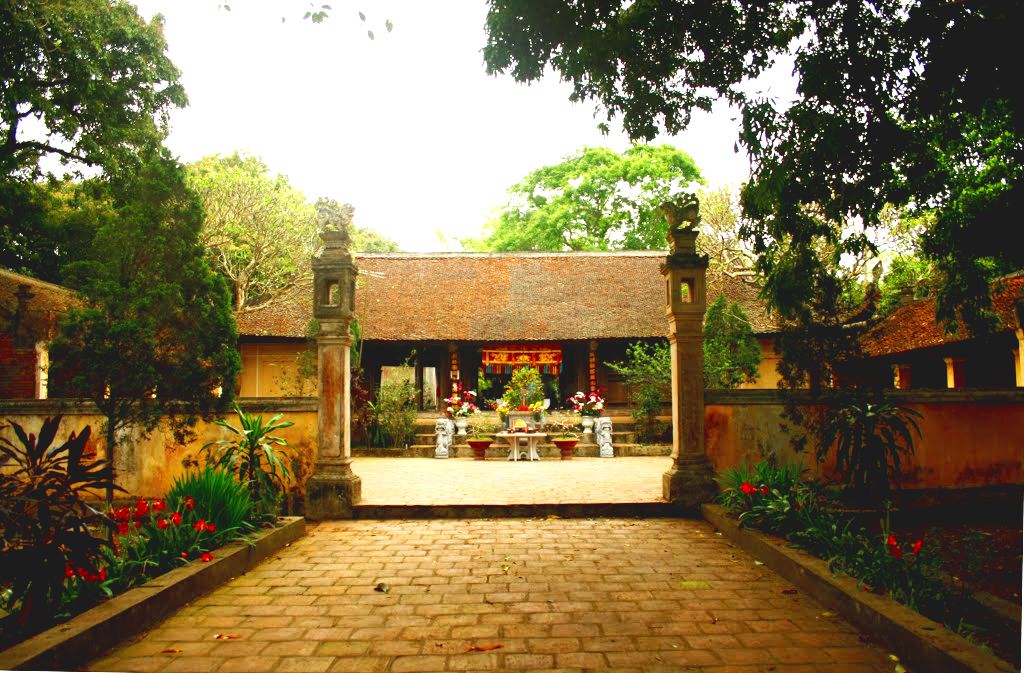 đền thờ Phùng Hưng tại làng cổ Đường Lâm đền thờ Phùng Hưng tại làng cổ Đường Lâm