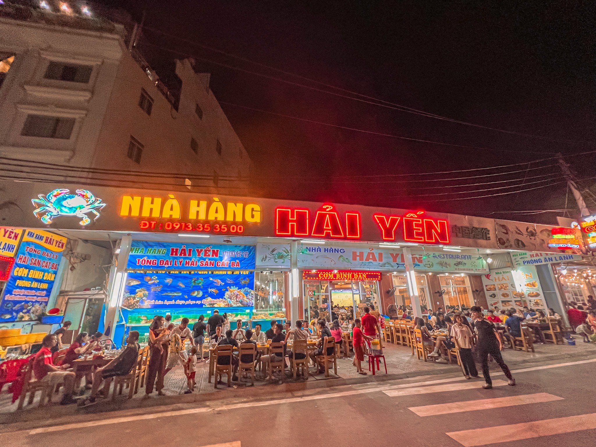 Nhà hàng hải sản ăn ngon Cát Bà