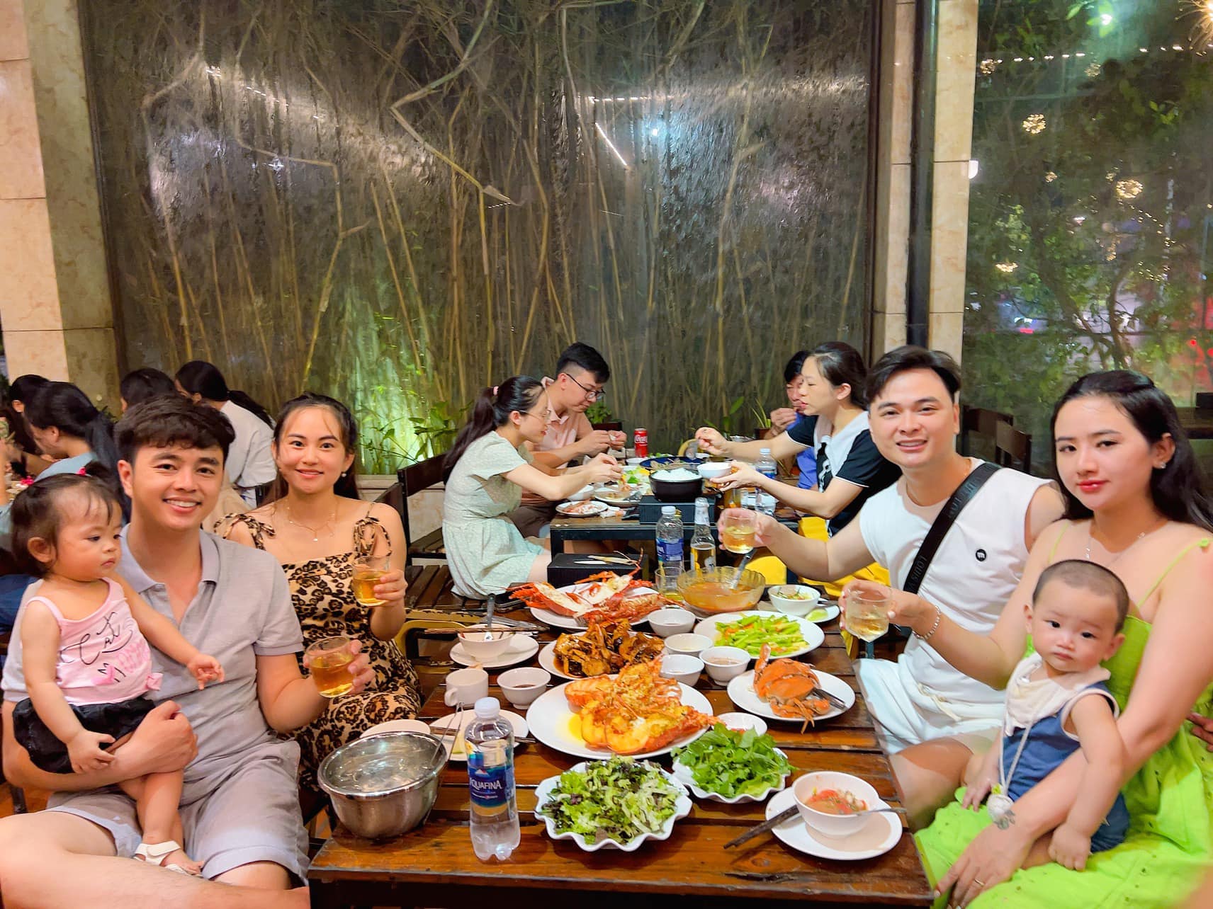 Nhà Hàng Hồng Hạnh 3 - địa chỉ ăn ngon tại Hạ Long Nhà Hàng Hồng Hạnh 3 - địa chỉ ăn ngon tại Hạ Long