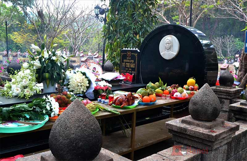 Tour viếng mộ cô Sáu Côn Đảo