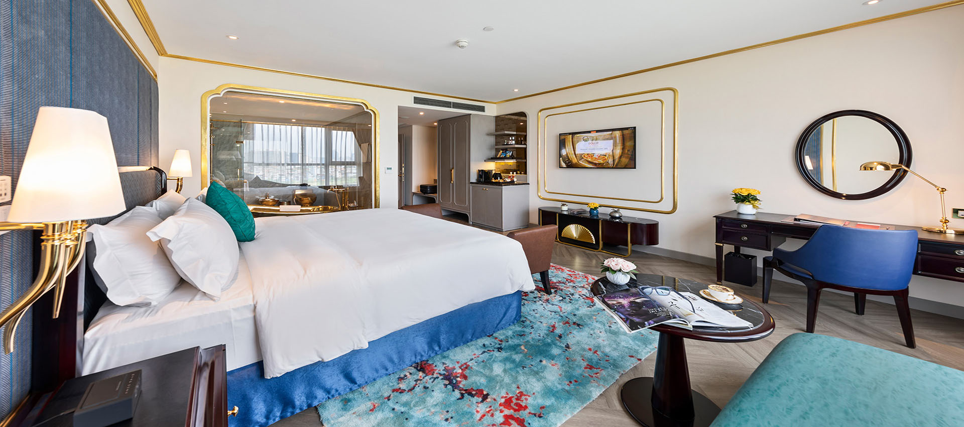 Premier Lake View - Phòng tại khách sạn Dát Vàng Hà Nội