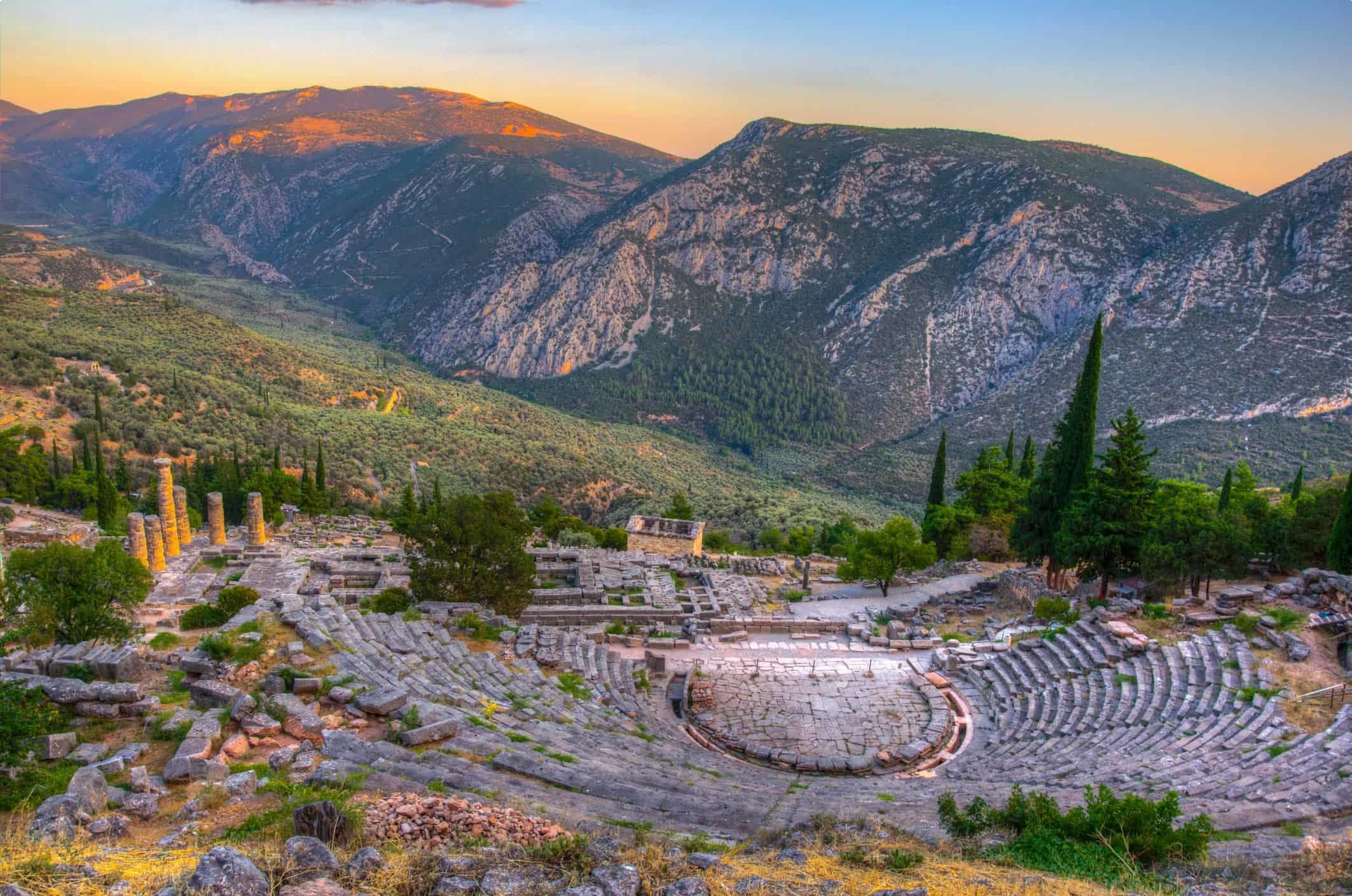 Delphi - Top 10 điểm du lịch Hy Lạp đẹp nhất 01 Delphi - Top 10 điểm du lịch Hy Lạp đẹp nhất 01