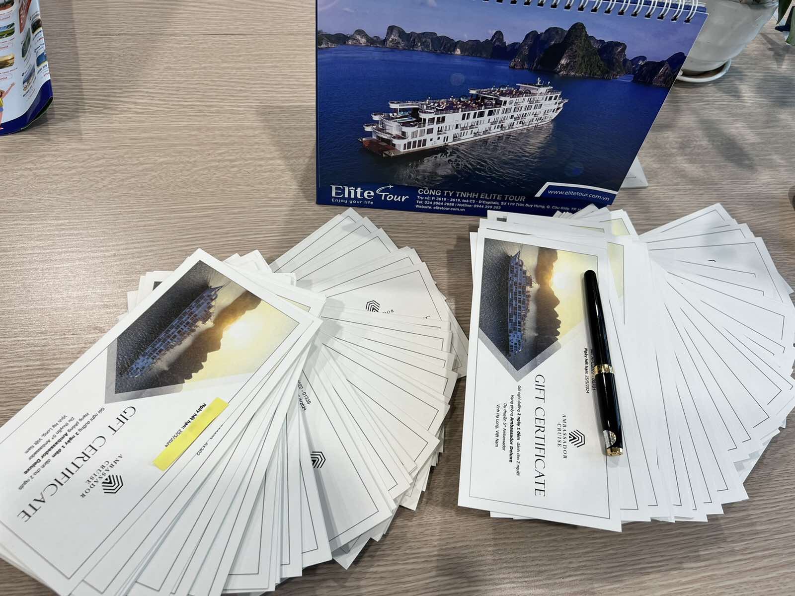 Voucher du thuyền Ambassador Cruise trong ngày, 2 ngày 1 đêm