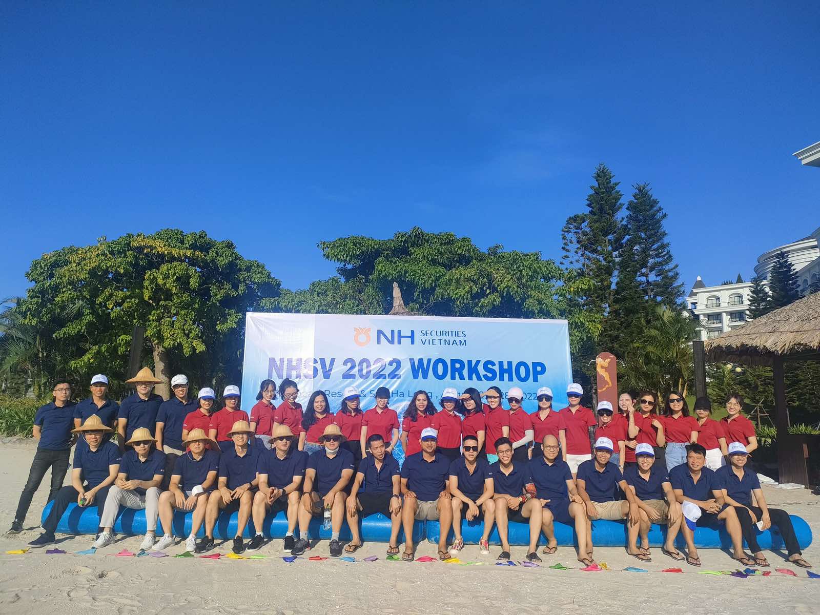 Tour du lịch Hạ Long - Team Building - Đi du thuyền Hạ Long 2 ngày 1 đêm/ 3 ngày 2 đêm| Elite Tour Tour du lịch Hạ Long - Team Building - Đi du thuyền Hạ Long 2 ngày 1 đêm/ 3 ngày 2 đêm| Elite Tour