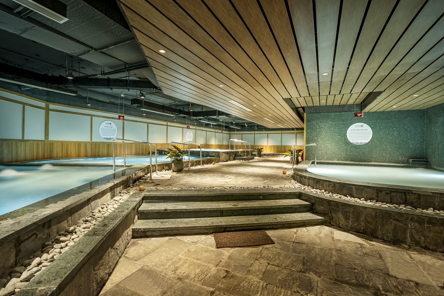 Tắm Onsen tại Flamingo Cát Bà resort