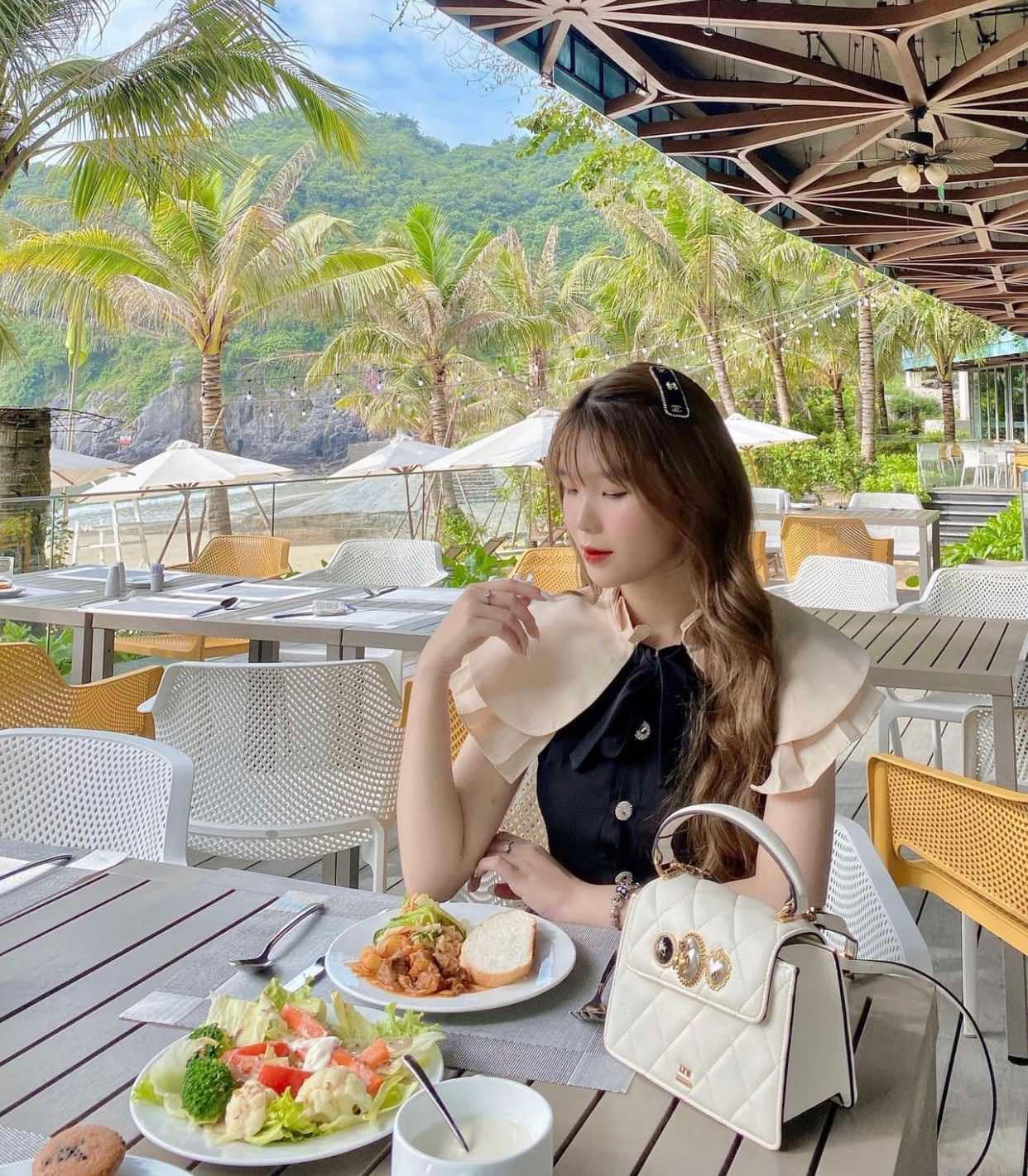 Ưu đãi giá phòng Flamingo Cát Bà resort giá tốt nhất