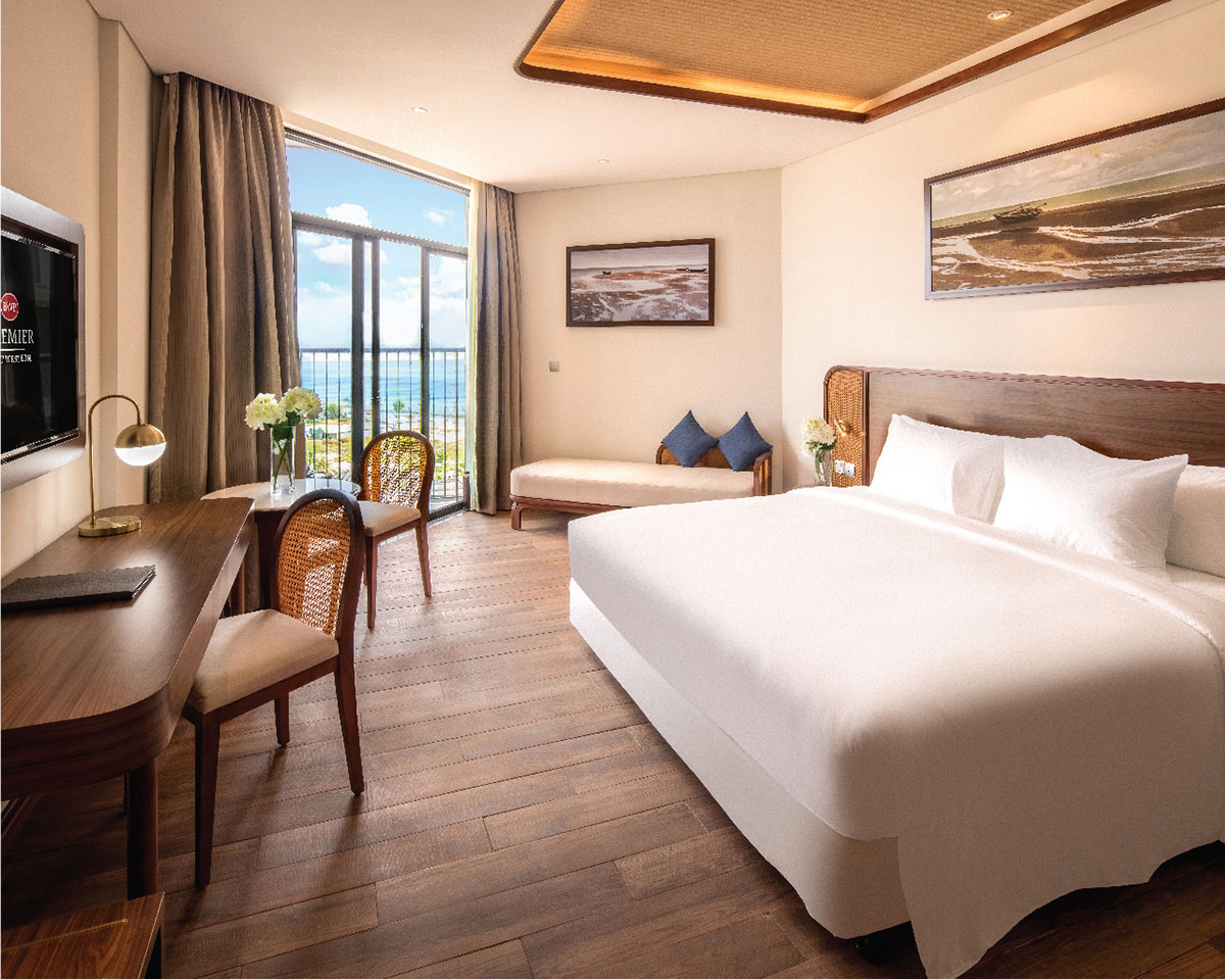 /files/images/Khachsanbestwesternsonaseaphuquoc/Premier-Deluxe_King_Seaview-LR-02.jpg