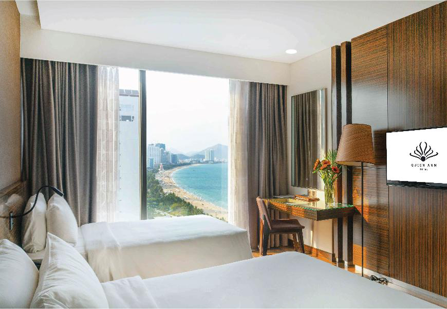 /files/images/QueenAnnHotelNhaTrang/Family_Suite_Ocean_View_Balcony-01.jpg