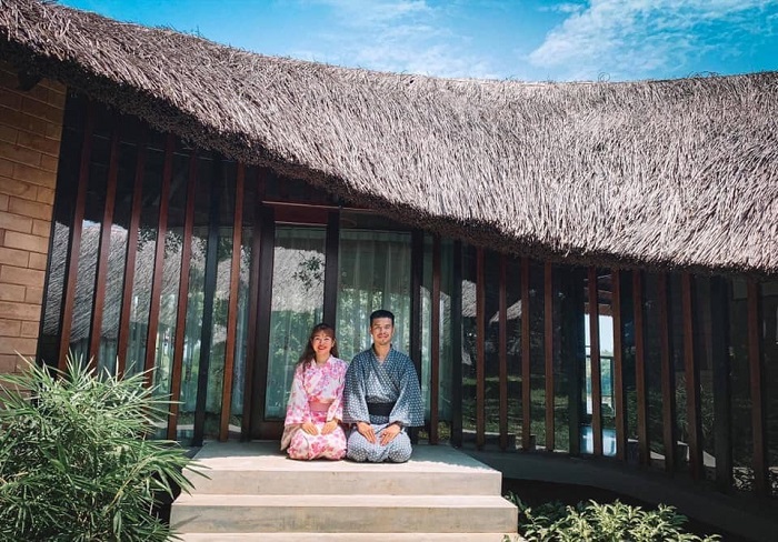 Tomodachi Làng Mít check in trang phục truyền thống