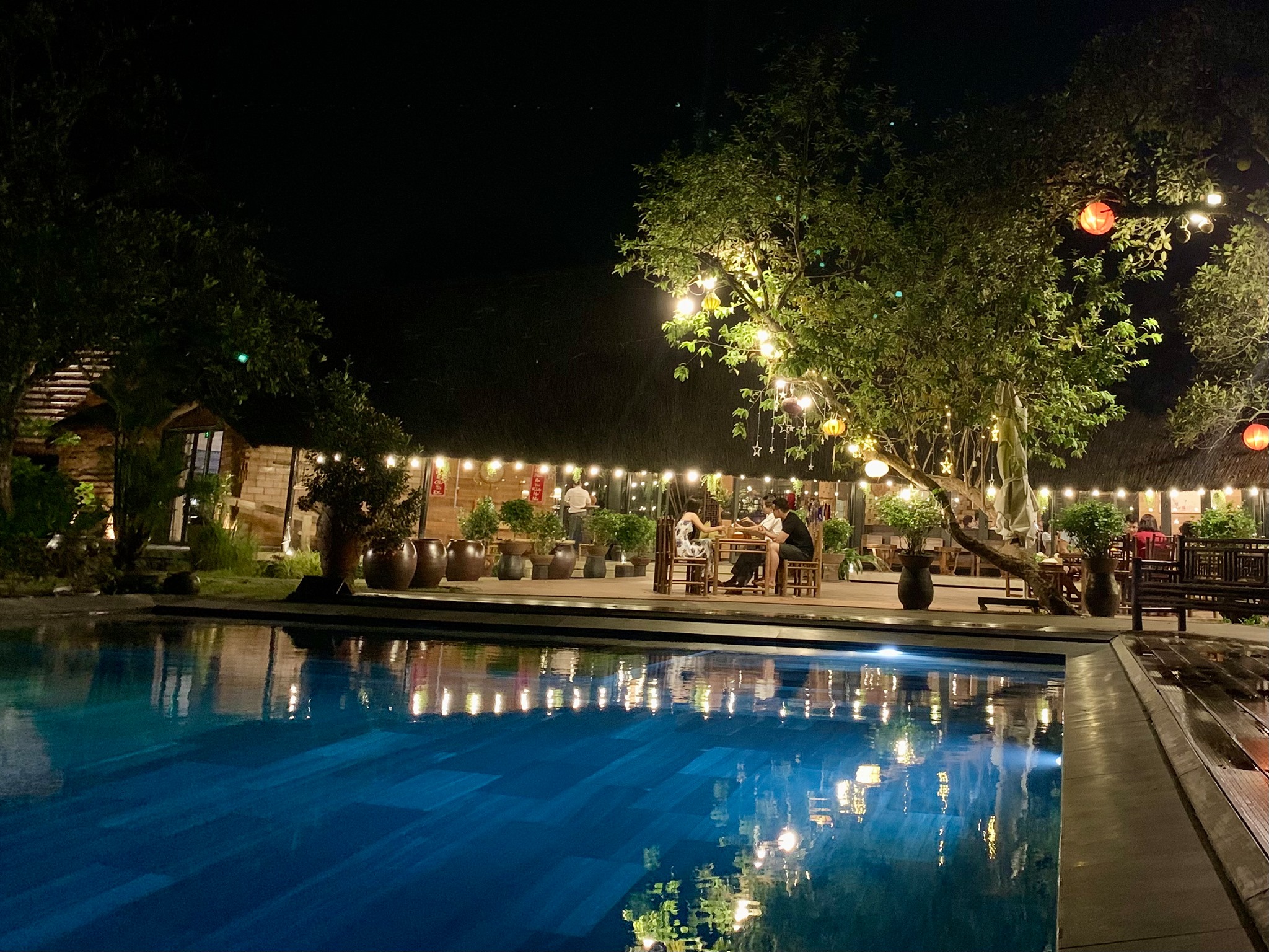 Tomodachi Làng Mít