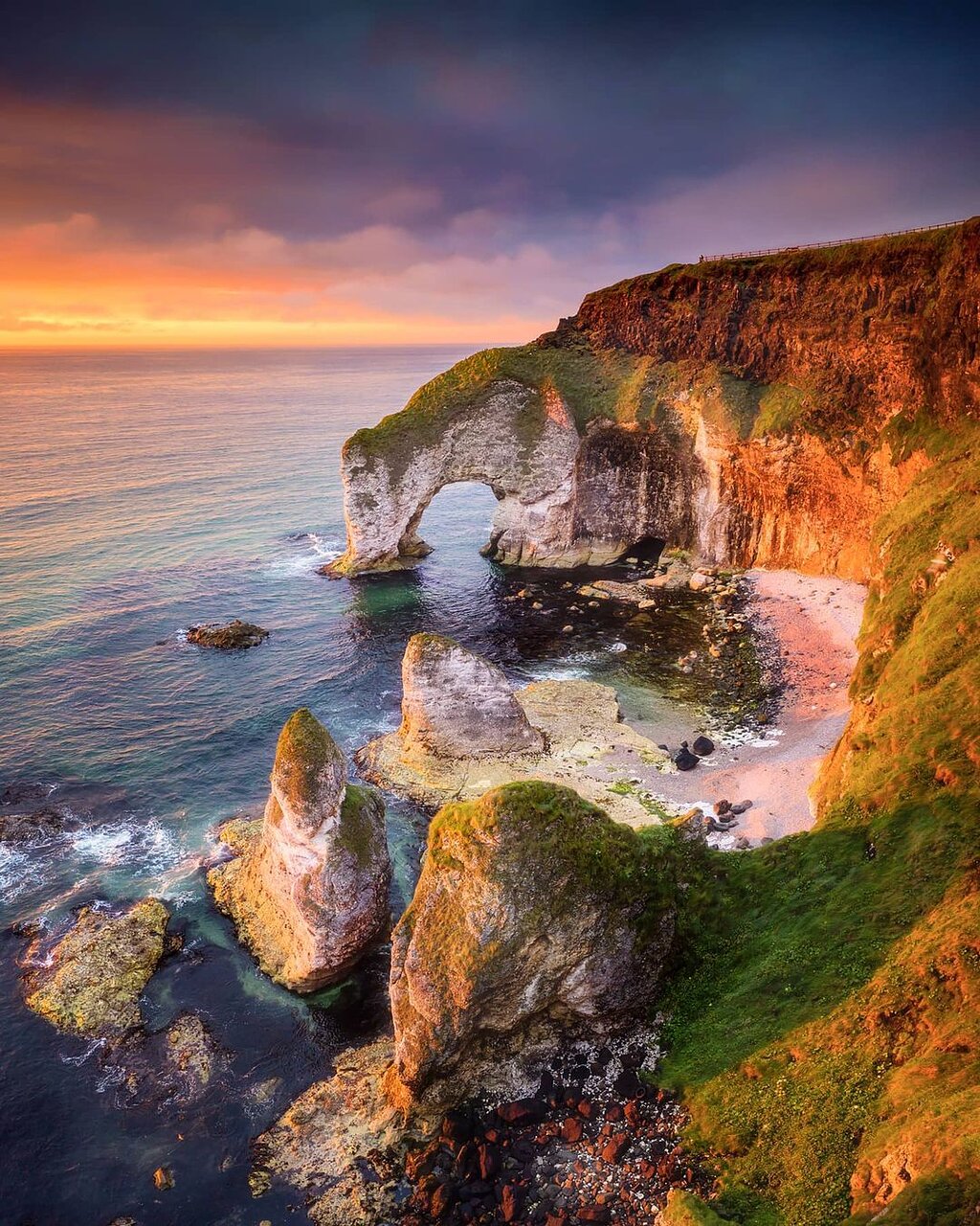Bãi biển Portrush Whiterocks, Hạt Derry - Điểm du lịch nổi tiếng Bắc Ireland