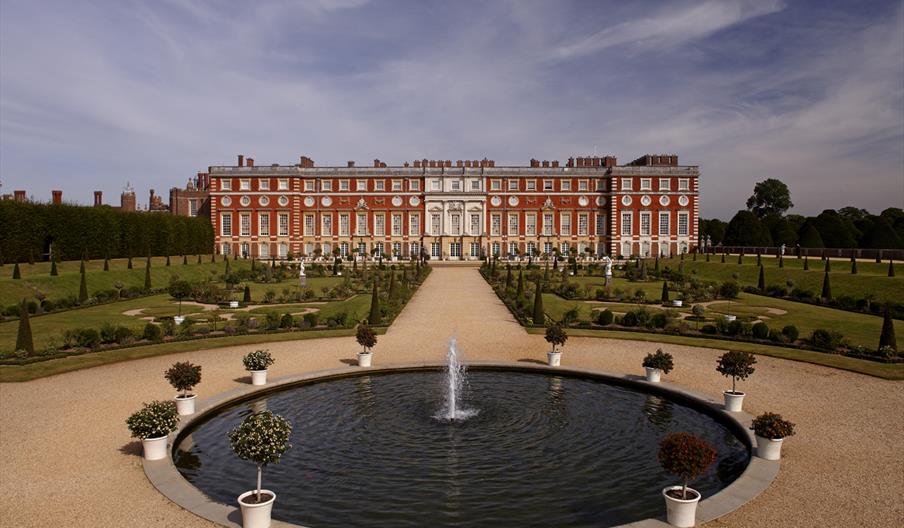 Cung điện Hampton Court, Luân Đôn - Địa điểm nổi tiếng ở Anh