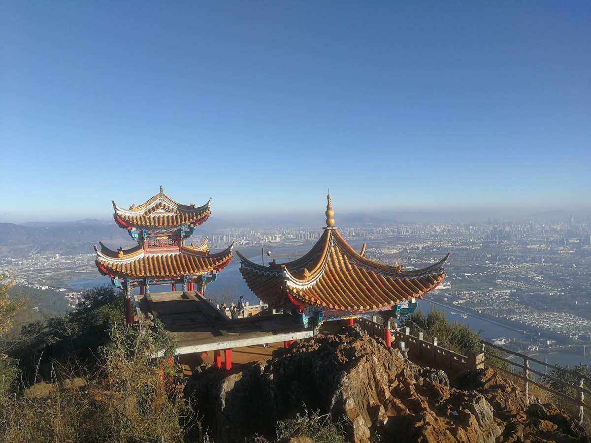 Núi Tây Sơn, Côn Minh, Trung Quốc Núi Tây Sơn, Côn Minh, Trung Quốc