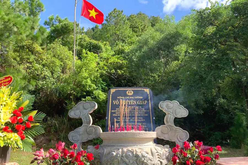 Mộ Đại tướng Võ Nguyên Giáp Mộ Đại tướng Võ Nguyên Giáp