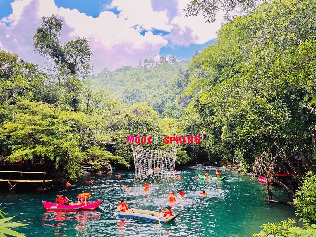 Suối nước Moọc, Quảng Bình 01 Suối nước Moọc, Quảng Bình 01