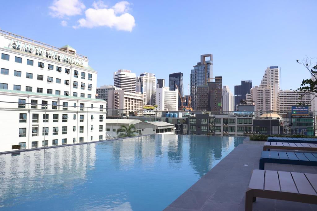 The Quarter Phloen Chit by UHG - khách sạn Bangkok gần BTS