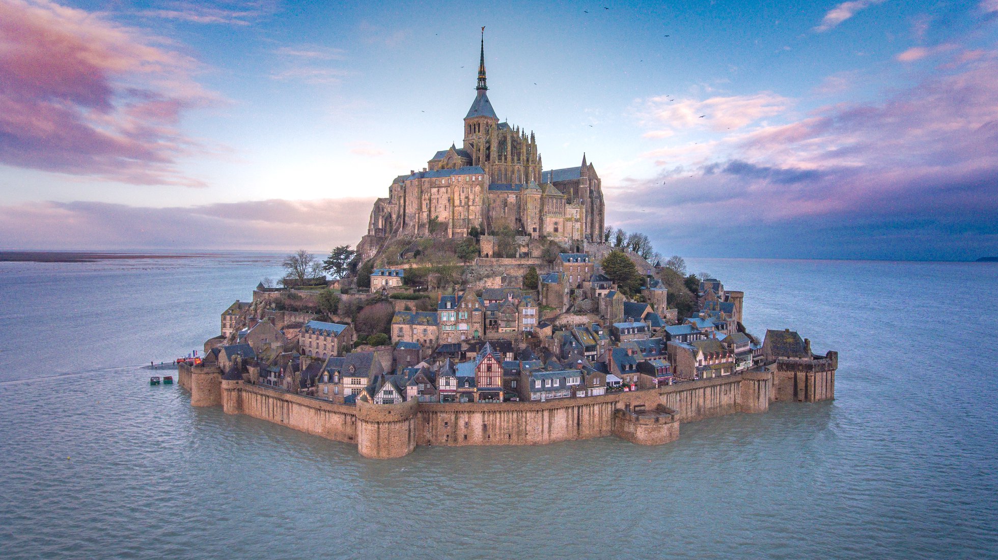 Núi thánh Mont Saint-Michel - Địa điểm du lịch nổi tiếng ở Pháp 02