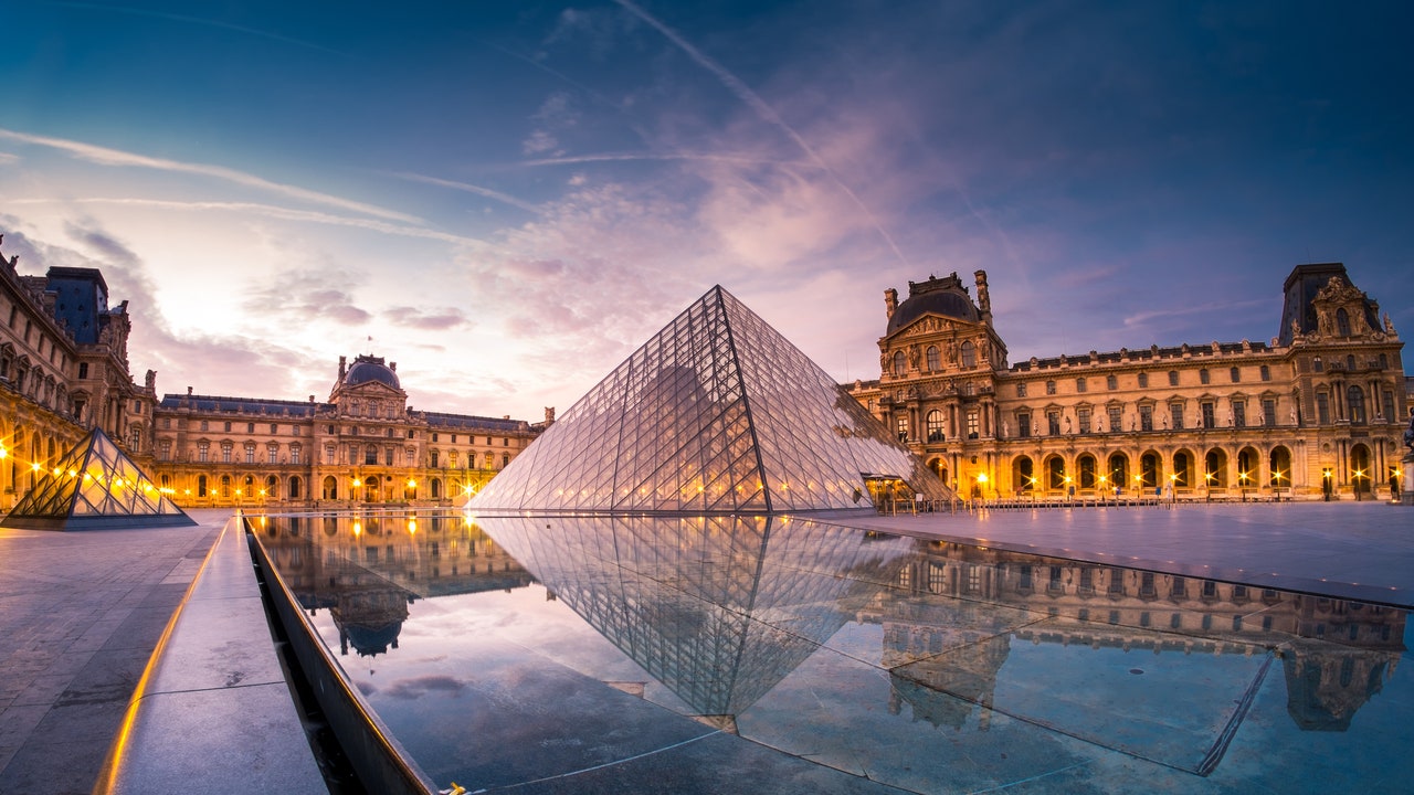 Bảo tàng Louvre - Địa điểm du lịch nổi tiếng Pháp