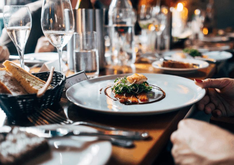 Dùng bữa ở nhà hàng được xếp hạng sao Michelin 01 Dùng bữa ở nhà hàng được xếp hạng sao Michelin 01