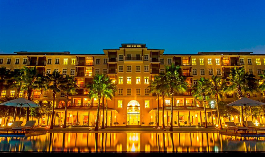 /files/images/VinpearlLuxuryDaNang/hotel-facade-at-mid-night.jpg