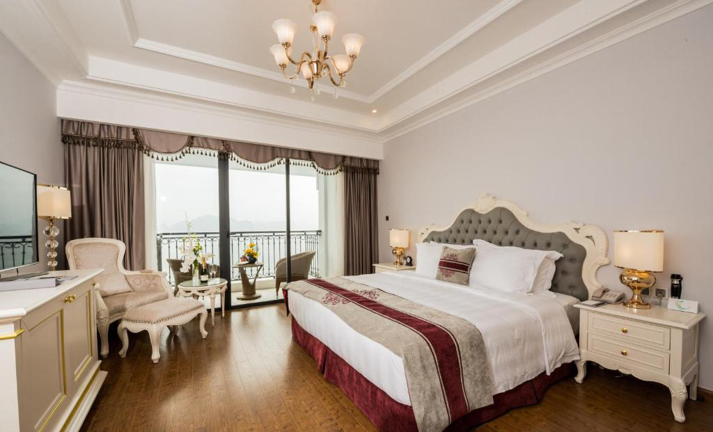 /files/images/VinpearlResort%26SpaHaLong/deluxe-room-1.jpg