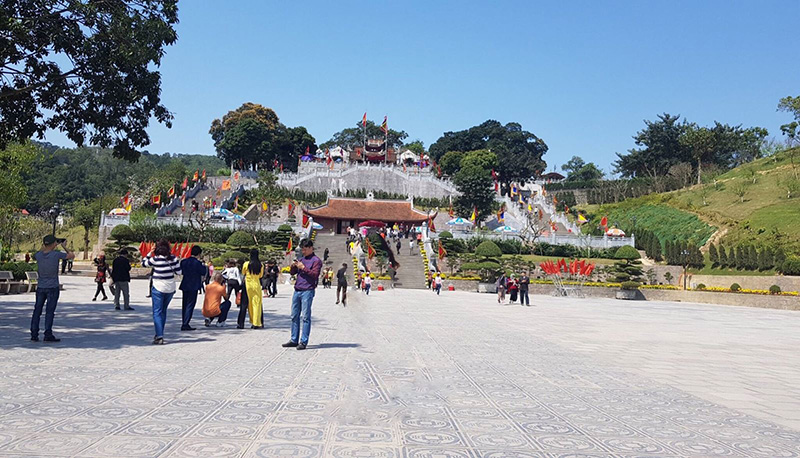 Đền Cửa Ông 02